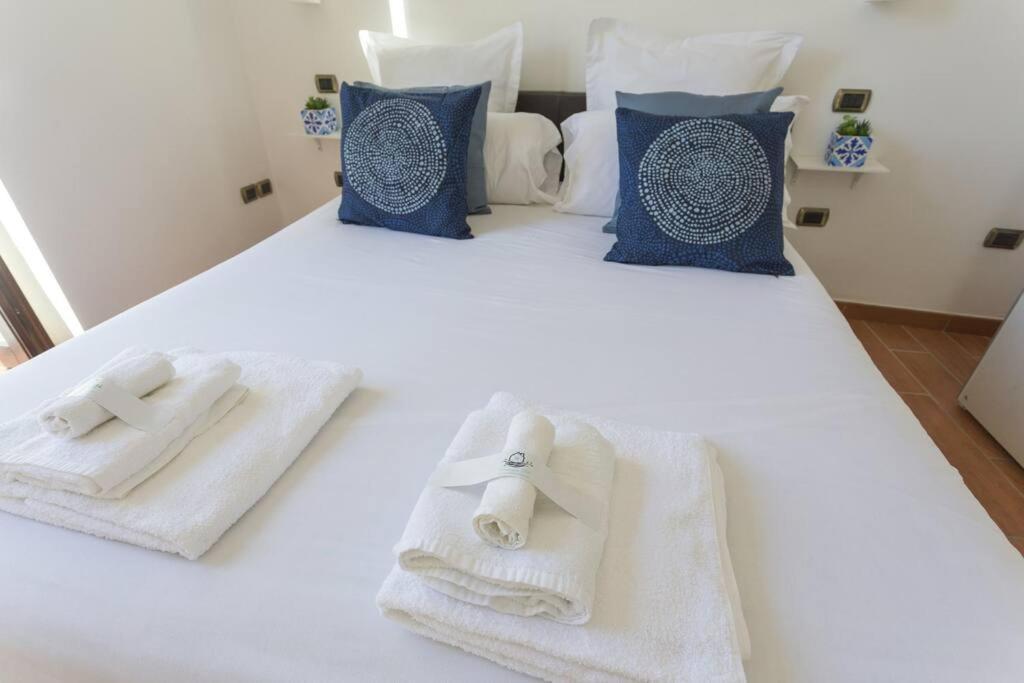 Dimora Donna Vittoria Apartment Bari Ngoại thất bức ảnh